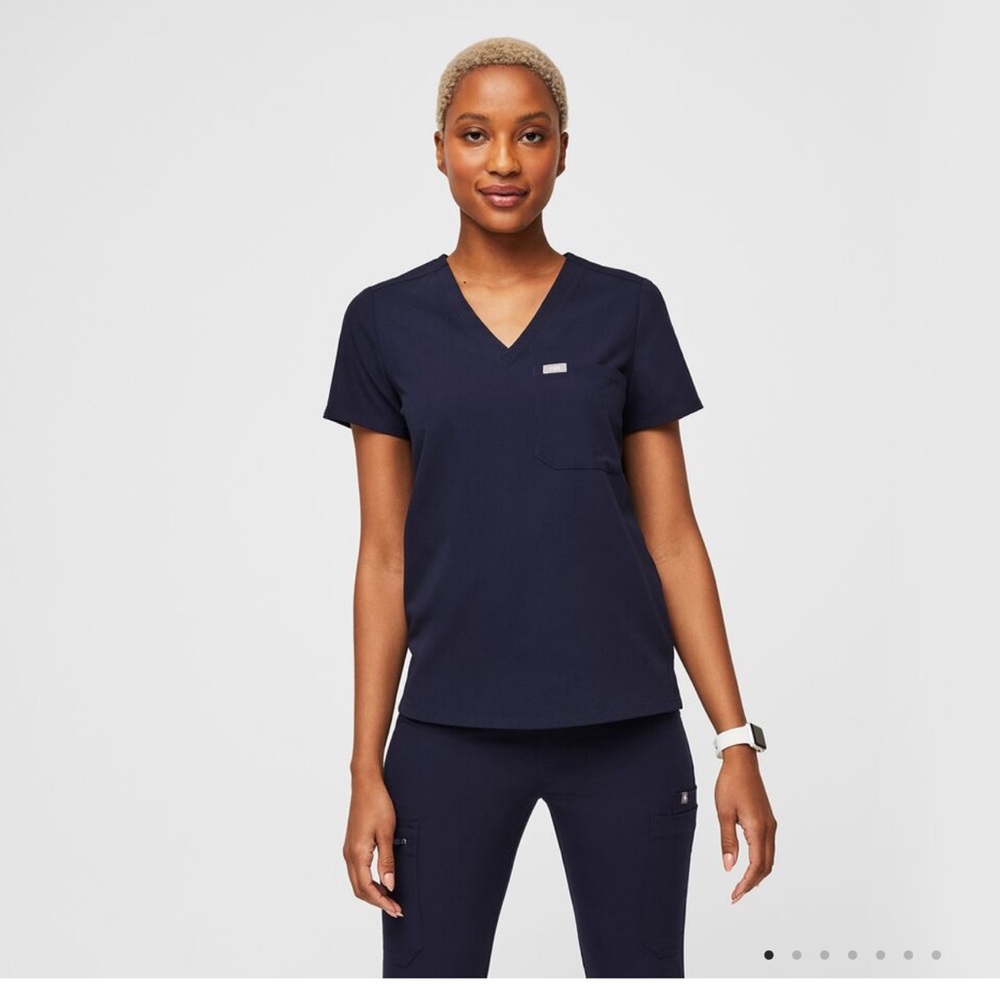 Medium Figs top- navy blue